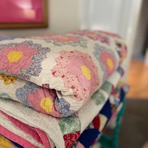 Perfect Antique Grandmother's Garden Quilt - Picture 2 of 9